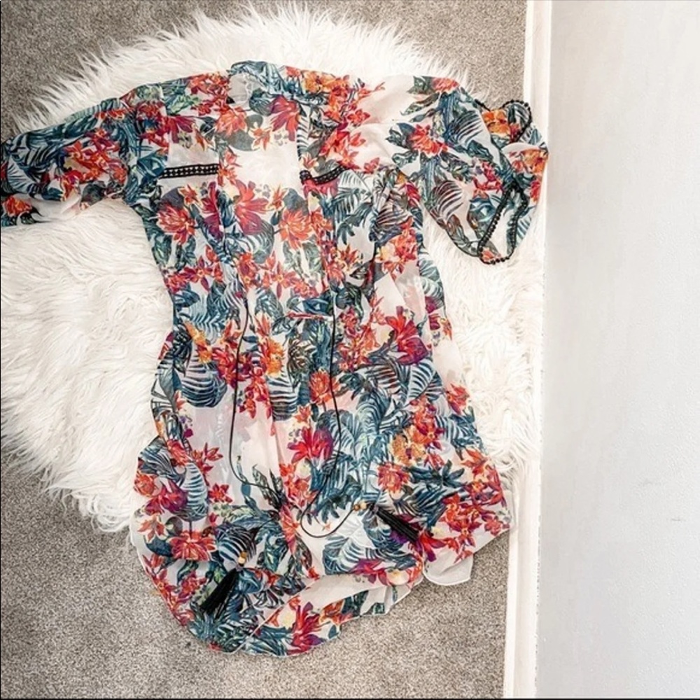 BCBG BCBGeneration kimono floral white red black - Picture 4 of 7